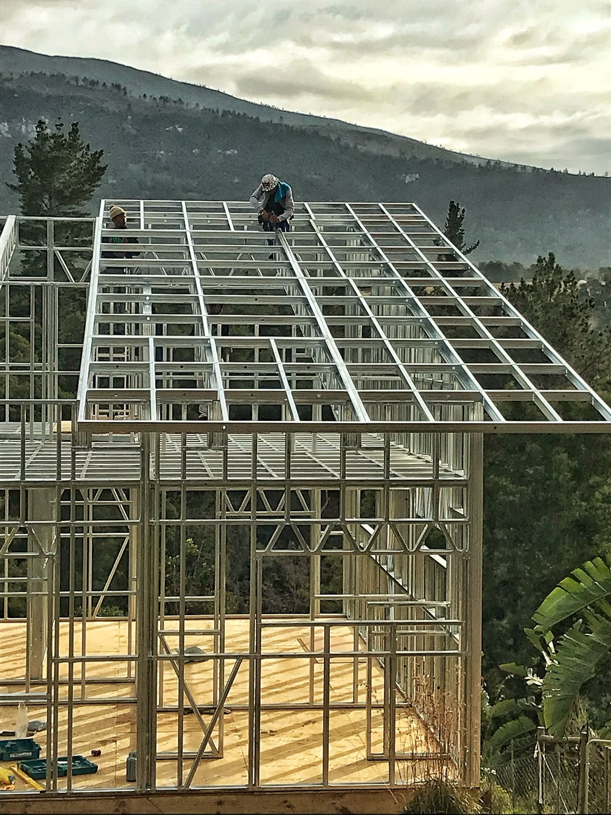 🏗️ تبلیغات سازه LSF؛ راهنمای کامل طراحی، نصب و بازاریابی مؤثر