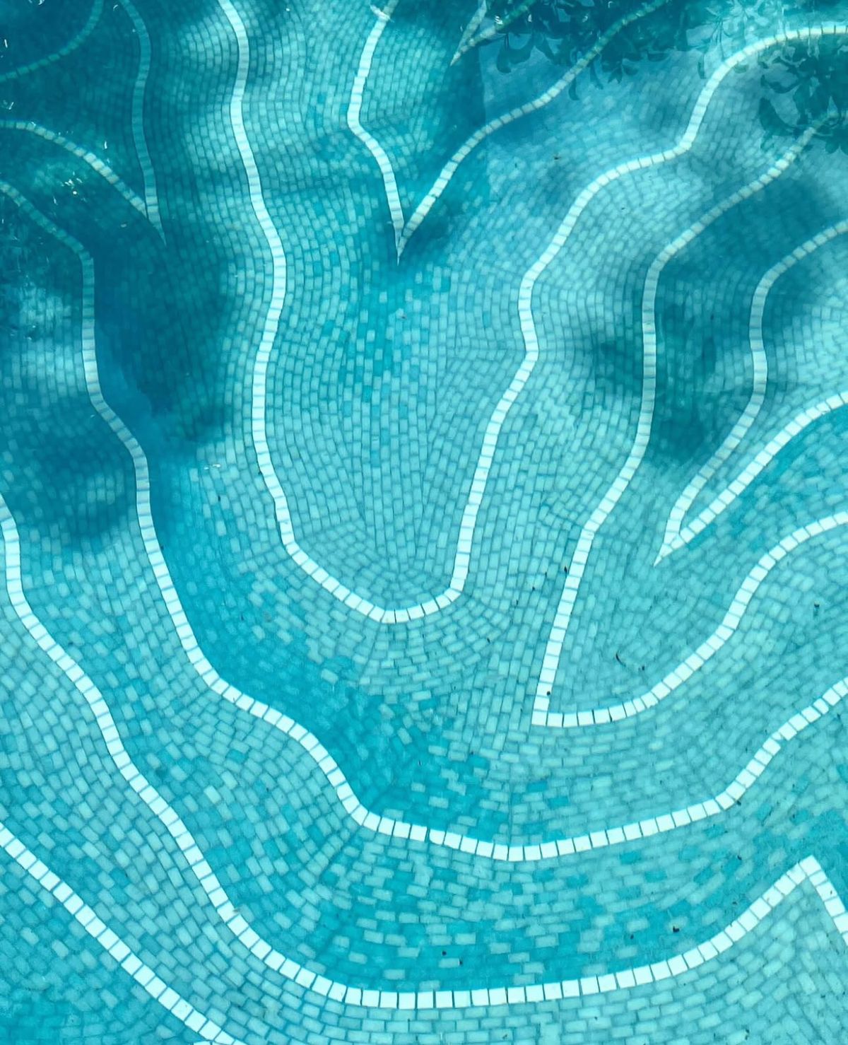 🧱 ۷ استراتژی طلایی تبلیغات کاشی استخر برای جذب مشتریان لوکس